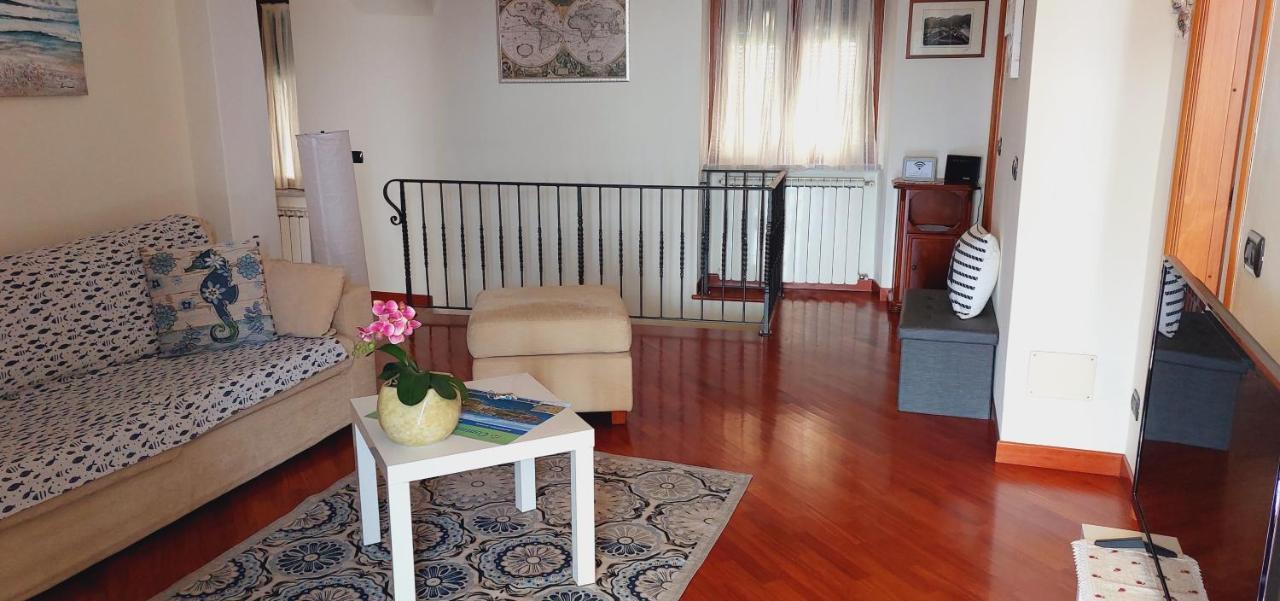 Casa Sofia Apartment เลวานโต ภายนอก รูปภาพ